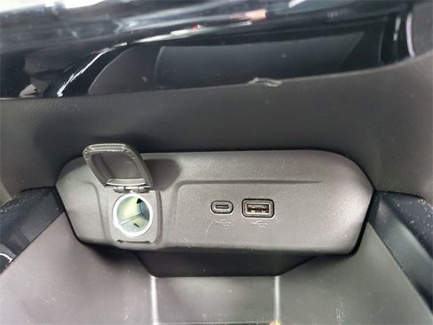 Certified 2025 Chevrolet Trax RS w/ Driver Confidence Package image 33