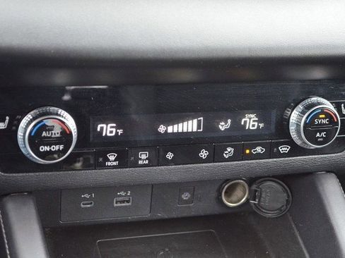 Used 2024 Mitsubishi Outlander SE image 31