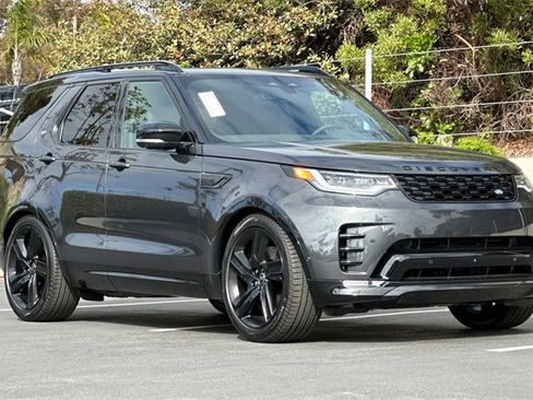 New 2025 Land Rover Discovery Dynamic SE image 7