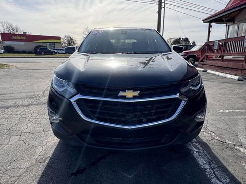 Used 2018 Chevrolet Equinox LT image 2