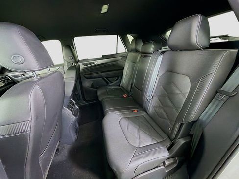 Used 2025 Volkswagen Atlas Cross Sport SE image 25