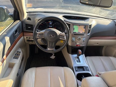Used 2014 Subaru Outback 2.5i Limited image 2
