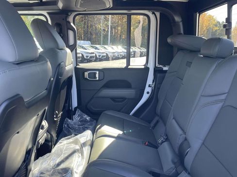 New 2026 Jeep Gladiator Mojave image 19