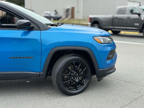 Used 2024 Jeep Compass Latitude w/ Altitude Special Edition AWD/4WD image 10