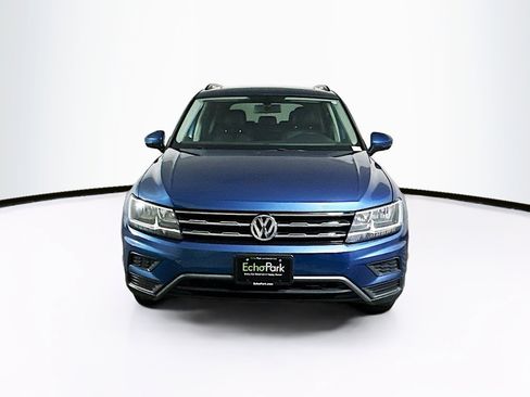 Used 2020 Volkswagen Tiguan SE image 2