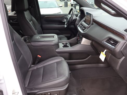 Used 2021 Chevrolet Suburban Z71 w/ Rear Media and Nav Package AWD/4WD image 41