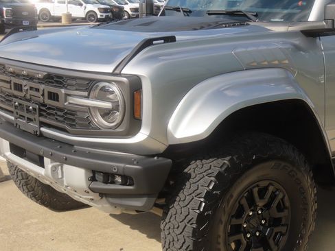 Used 2024 Ford Bronco Raptor AWD/4WD image 3