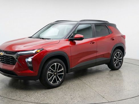 Used 2025 Chevrolet TrailBlazer LT image 3