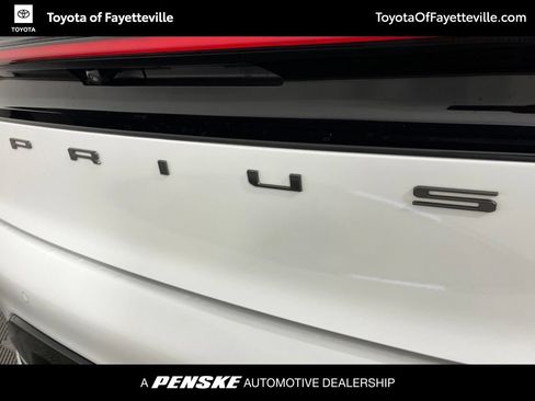 Used 2024 Toyota Prius XLE FWD image 19
