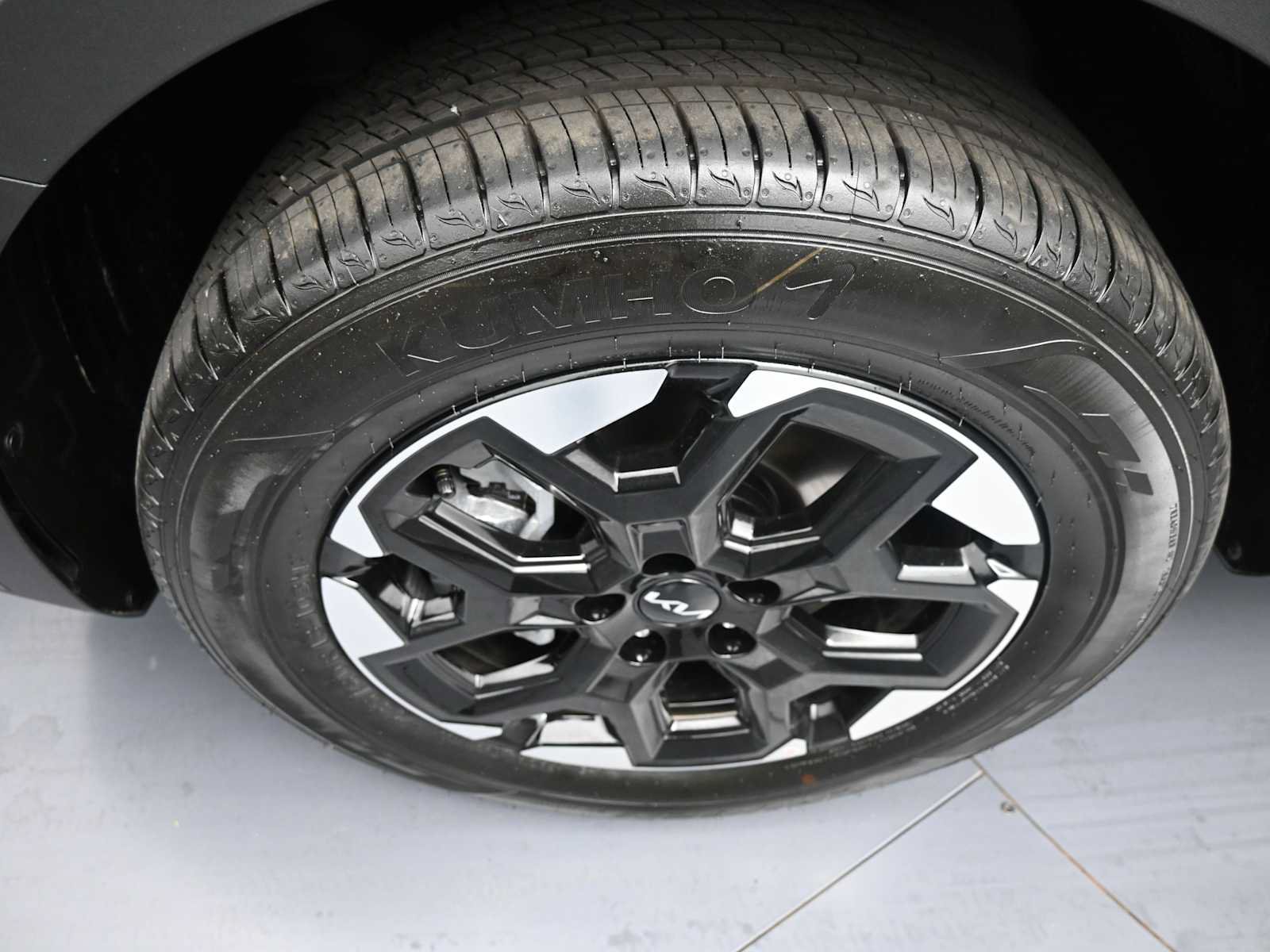 Used 2025 Kia Sorento S AWD/4WD image 14