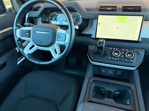 Used 2022 Land Rover Defender 90 image 17