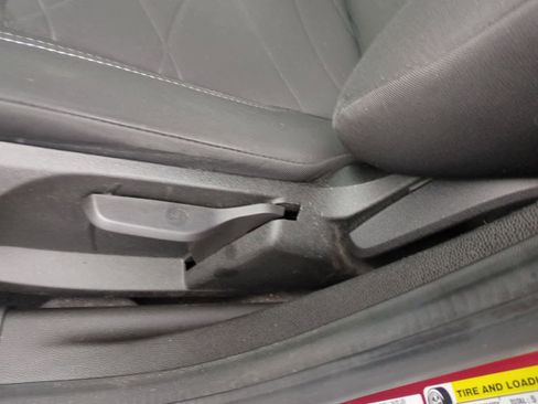 Used 2014 Ford Fiesta SE image 17