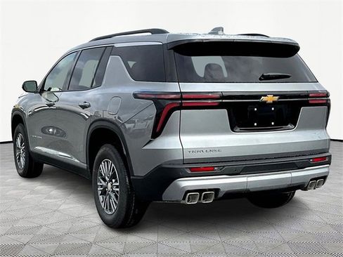 New 2026 Chevrolet Traverse LT image 4