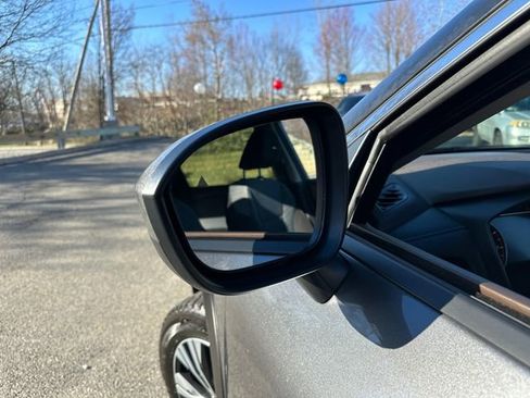 Used 2023 Nissan Rogue SV image 15