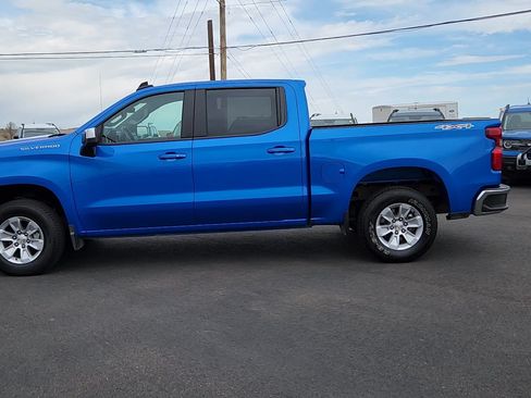 Used 2025 Chevrolet Silverado 1500 LT AWD/4WD image 2