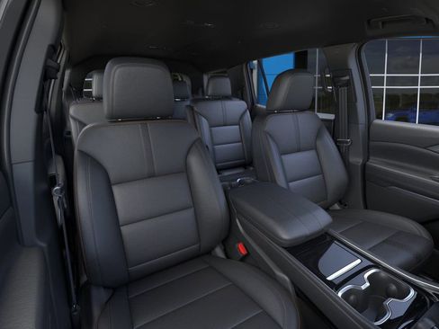 New 2026 Chevrolet Traverse High Country w/ LPO, Floor Liner Package image 32