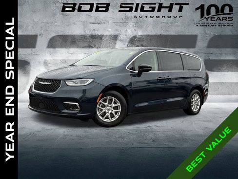 Used 2024 Chrysler Pacifica Touring-L image 1