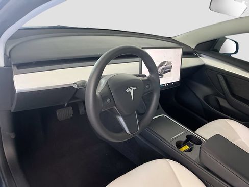 Used 2023 Tesla Model 3 Standard Range RWD image 9