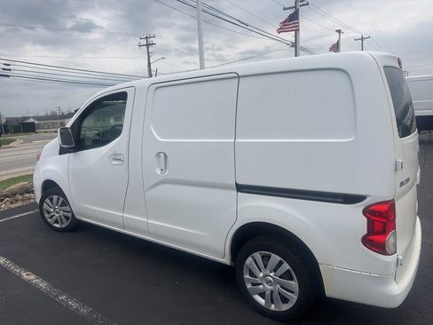 Used 2013 Nissan NV200 SV w/ Technology Pkg FWD image 4