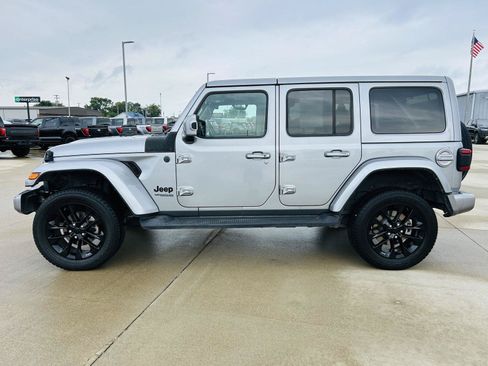 Used 2021 Jeep Wrangler Unlimited Sahara AWD/4WD image 33