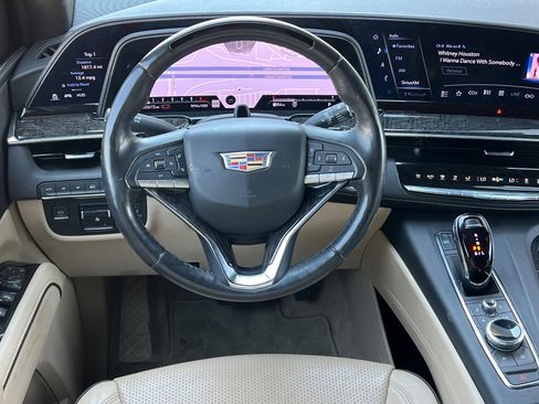 Used 2023 Cadillac Escalade Premium Luxury w/ Performance Package image 16