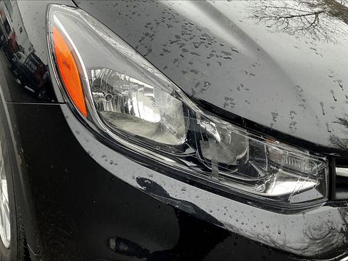 Used 2022 Chevrolet Trax LS w/ Tint and Cruise Package image 23