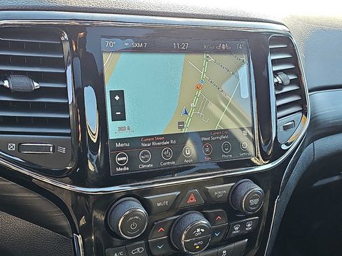 Used 2020 Jeep Grand Cherokee Altitude image 18