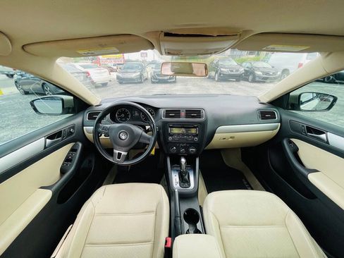 Used 2013 Volkswagen Jetta SE FWD image 16