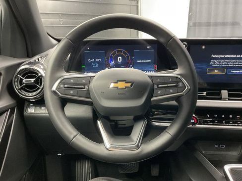 New 2026 Chevrolet Equinox LT w/ Convenience Package II AWD/4WD image 18