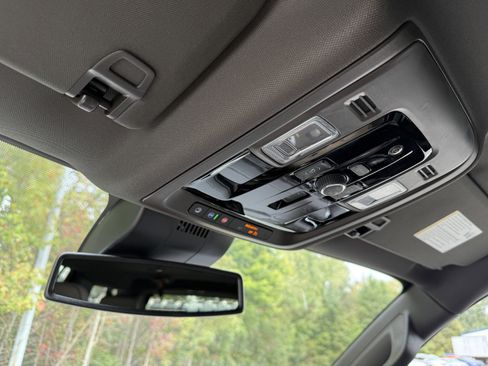 New 2026 GMC Yukon XL Elevation w/ LPO, Illumination Package image 26