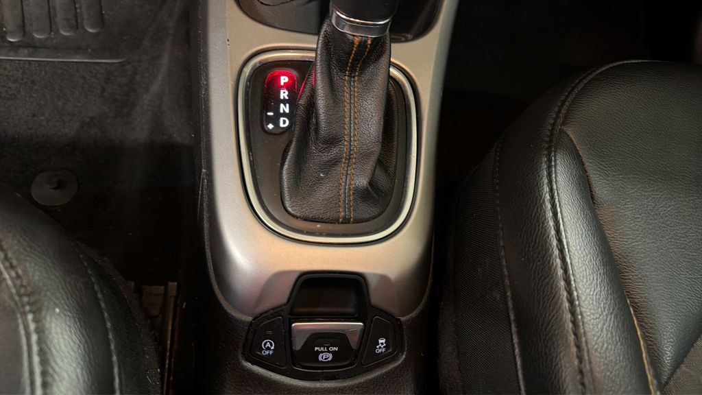 Used 2018 Jeep Compass Latitude w/ Popular Equipment Group AWD/4WD image 18