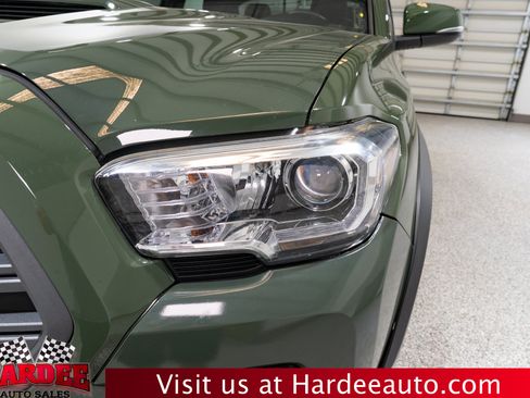 Used 2021 Toyota Tacoma TRD Off-Road w/ Technology Package AWD/4WD image 8