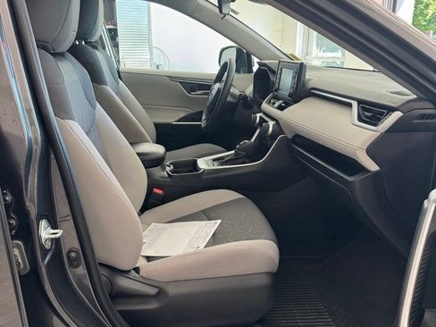 Used 2019 Toyota RAV4 XLE w/ Convenience Package AWD/4WD image 18