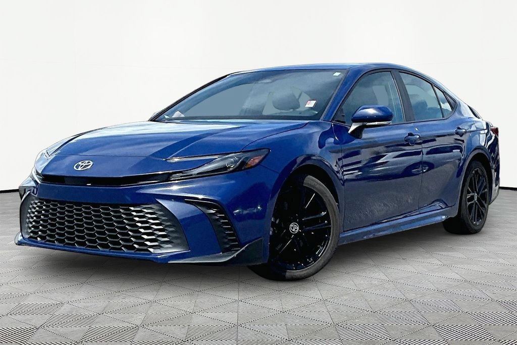 Used 2025 Toyota Camry SE FWD image 1