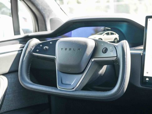 Used 2023 Tesla Model X AWD/4WD image 14