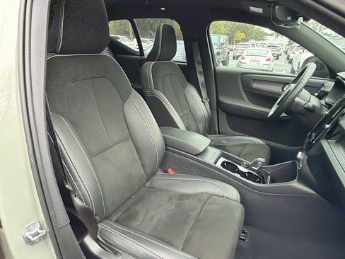 Certified 2022 Volvo XC40 P8 Recharge Plus image 14