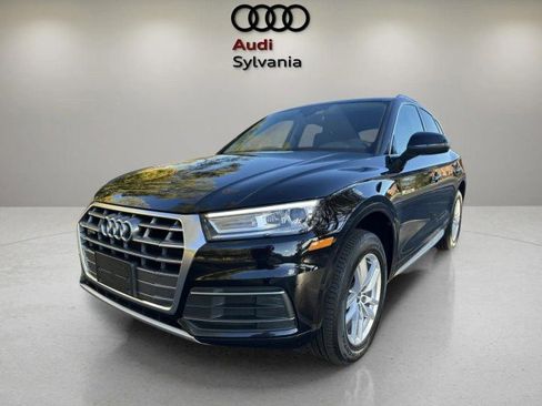 Used 2020 Audi Q5 2.0T Premium w/ Convenience Package image 3