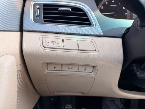 Used 2015 Hyundai Sonata SE FWD image 24