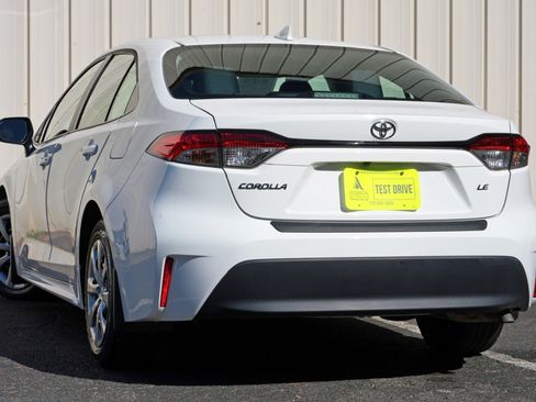 Used 2023 Toyota Corolla LE w/ Carpet Mat Package (TMS) FWD image 5