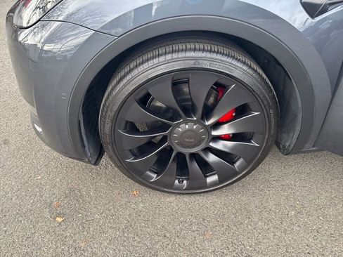 Used 2022 Tesla Model Y Performance image 29