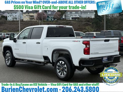 Used 2022 Chevrolet Silverado 2500 Custom w/ Custom Value Package AWD/4WD image 3