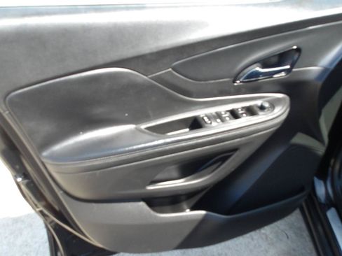Used 2019 Buick Encore Essence FWD image 18