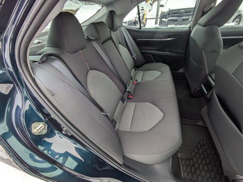 Used 2020 Toyota Camry LE image 18