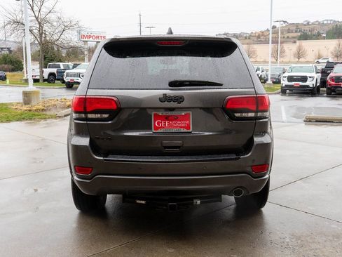 Used 2018 Jeep Grand Cherokee Altitude image 6