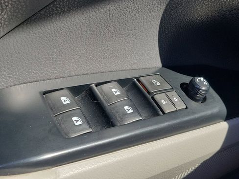 Used 2019 Toyota Camry LE FWD image 16