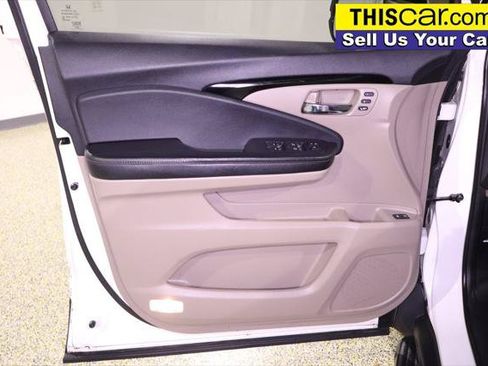 Used 2019 Honda Pilot Touring image 33