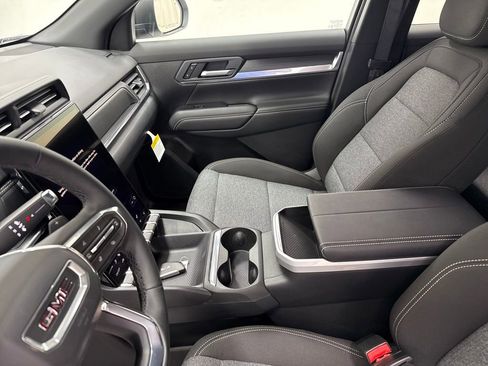 New 2026 GMC Terrain Elevation image 25