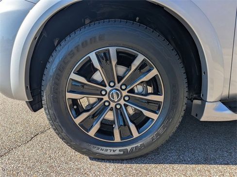 Used 2019 Nissan Armada Platinum w/ Interior Lighting Package image 10