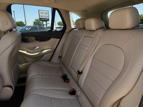 Used 2022 Mercedes-Benz GLC 300 4MATIC image 11