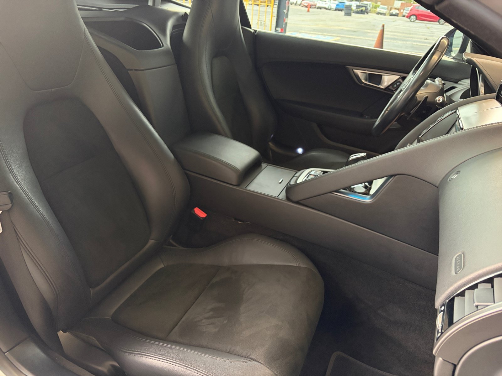 Used 2017 Jaguar F-TYPE Coupe RWD image 17